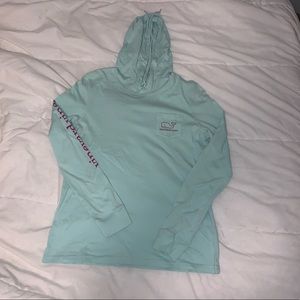 NWOT Vineyard  Vines long sleeve shirt